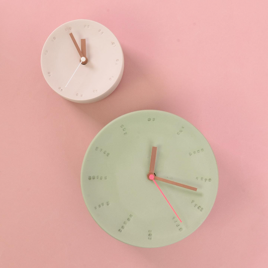 harm en elke porcelein klok groen zand klein groot hangend