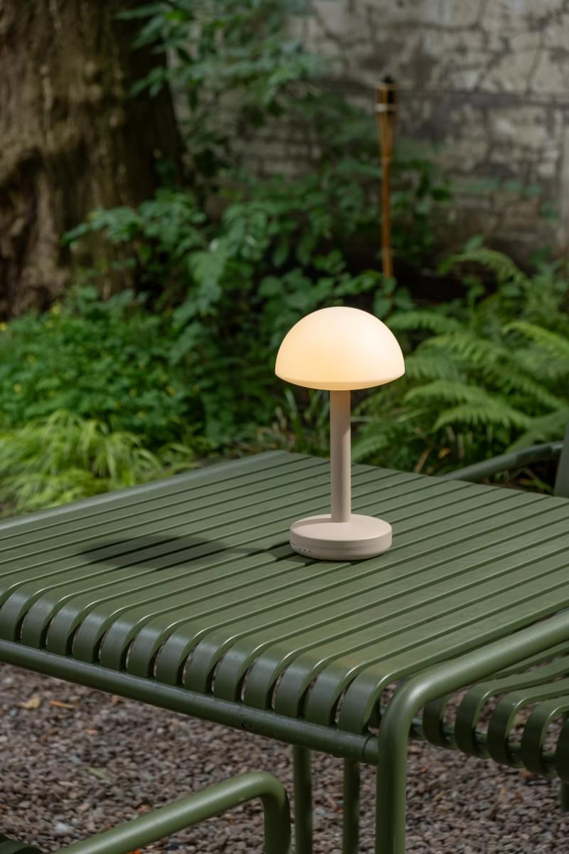 humble verlichting tafellamp bug beige buiten