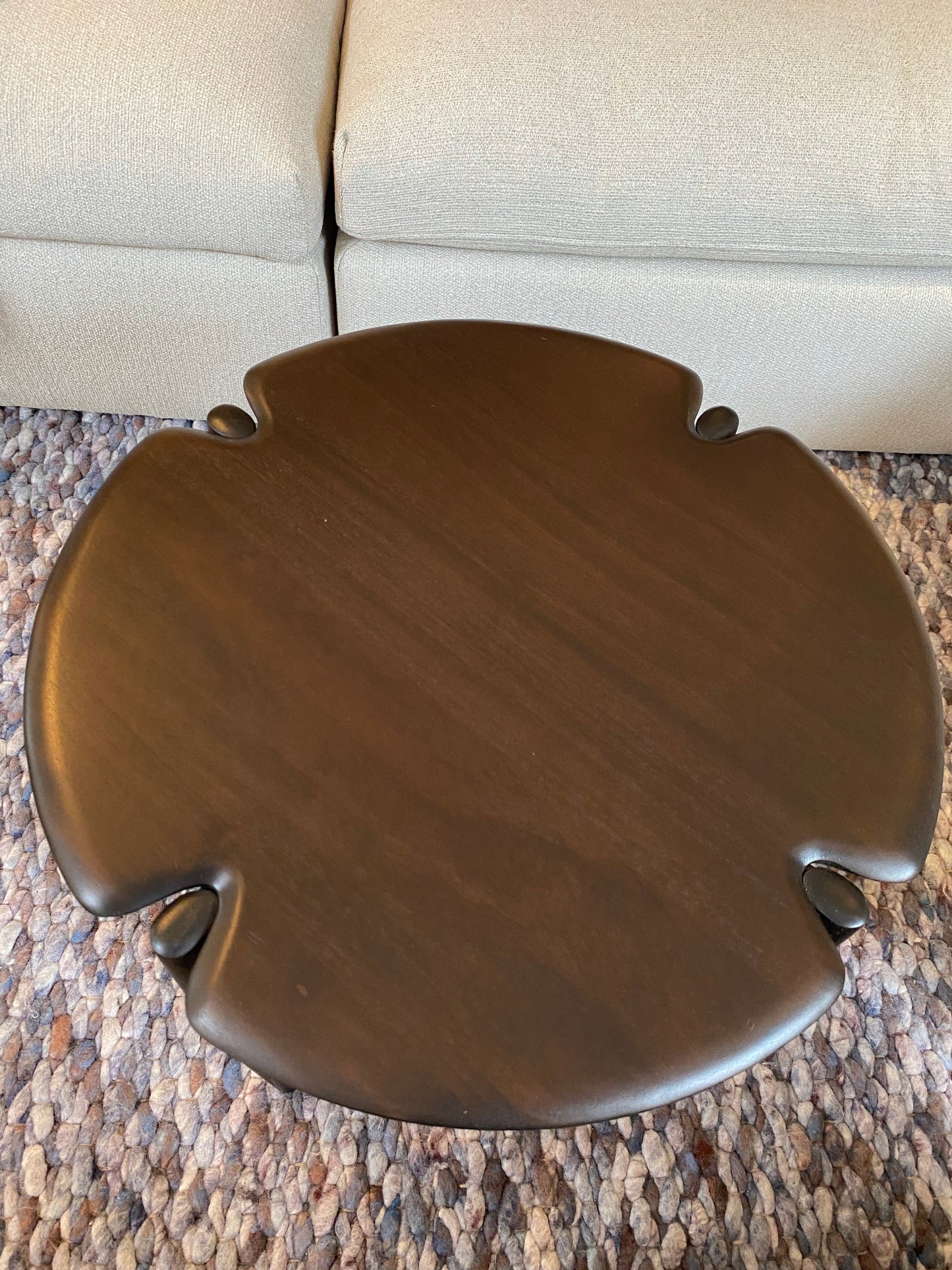 Showroommodel Ethnicraft bijzettafel PI mahonie Ø47