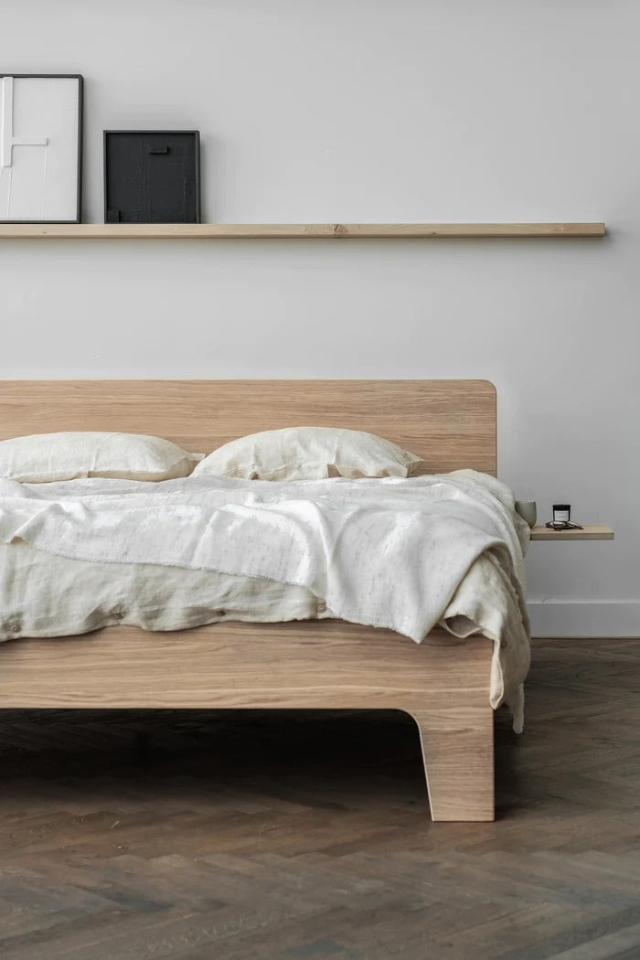 Leaf bedside table Tablet