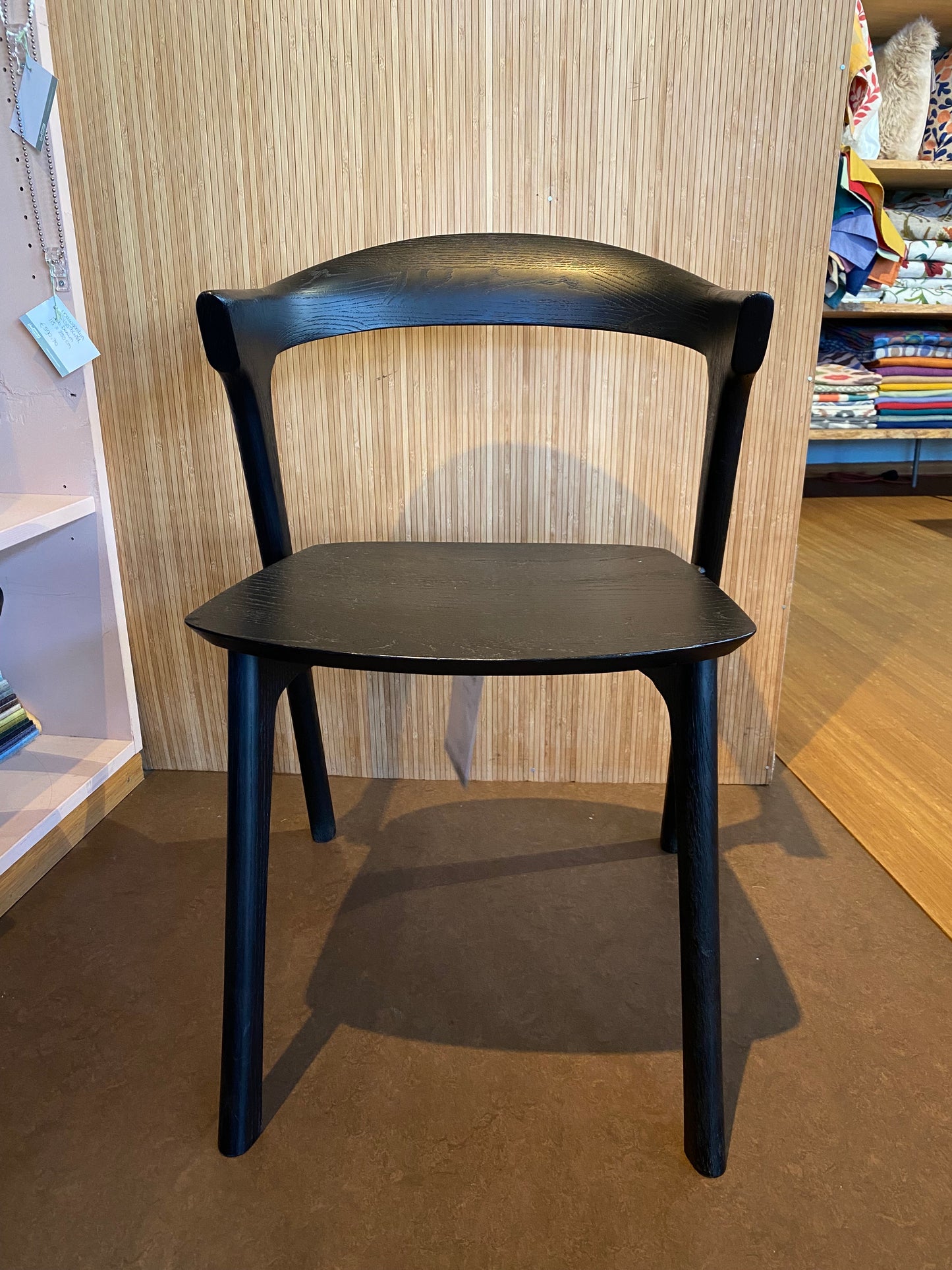 Showroommodel Ethnicraft eetkamerstoel Bok zwart