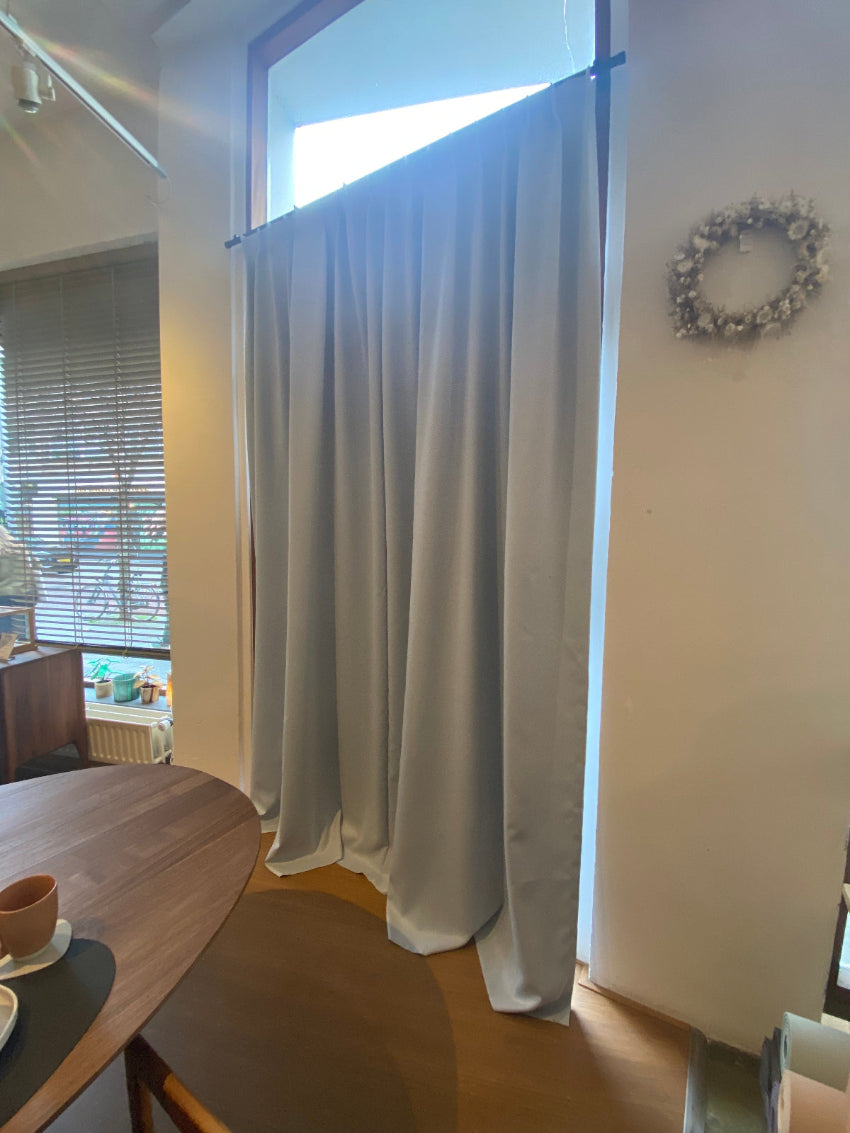 Curtain single pleat, Dim-out