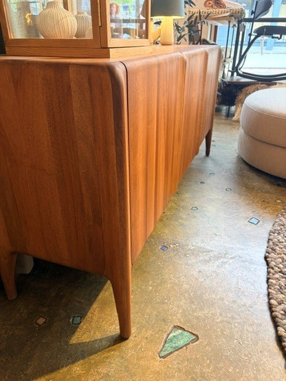Showroommodel Artisan dressoir Rio notenhout 165cm