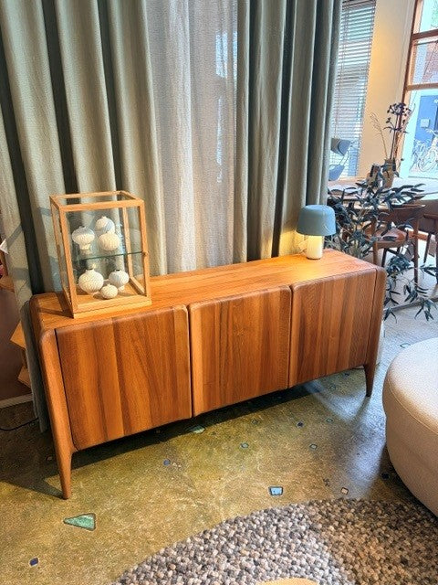 Showroommodel Artisan dressoir Rio notenhout 165cm