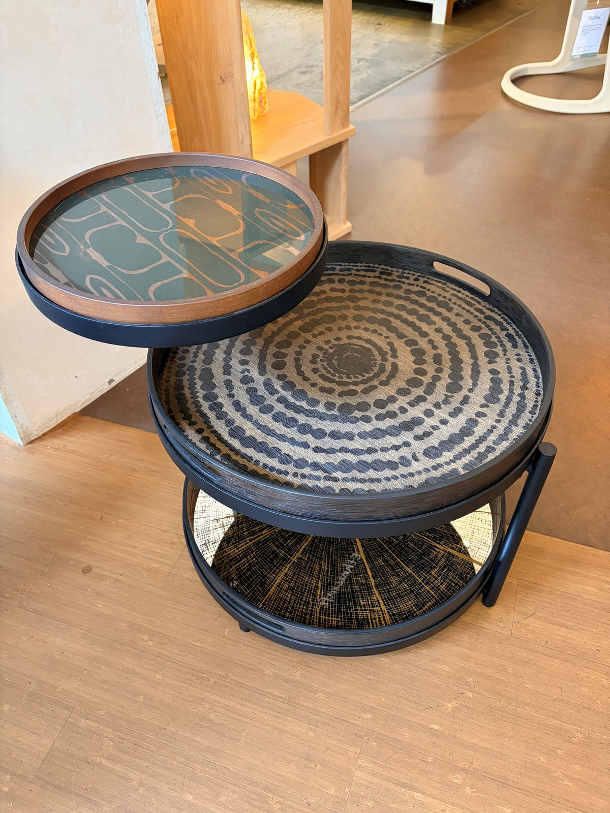 Showroommodel Ethnicraft bijzettafel Swivel