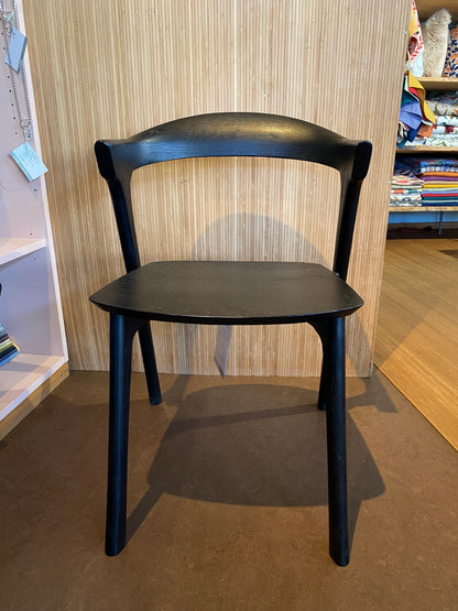 Showroommodel Ethnicraft eetkamerstoel Bok zwart