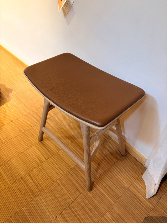 Showroommodel Ethnicraft eettafel kruk Osso eiken