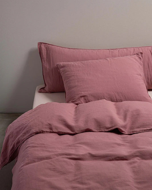suite702 dekbedovertrekset linnen-katoen mauve rose lifestyle foto